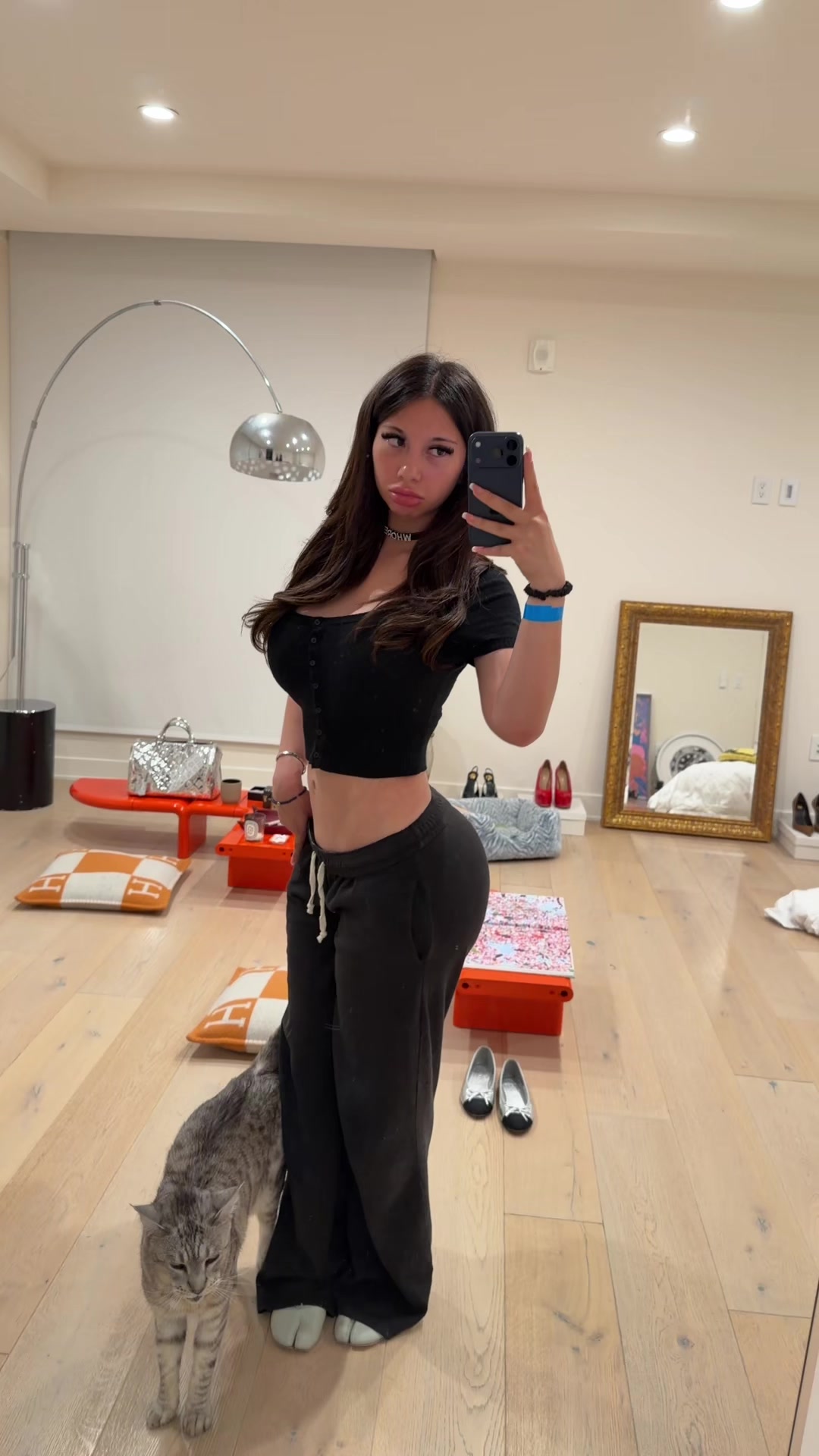 @anni