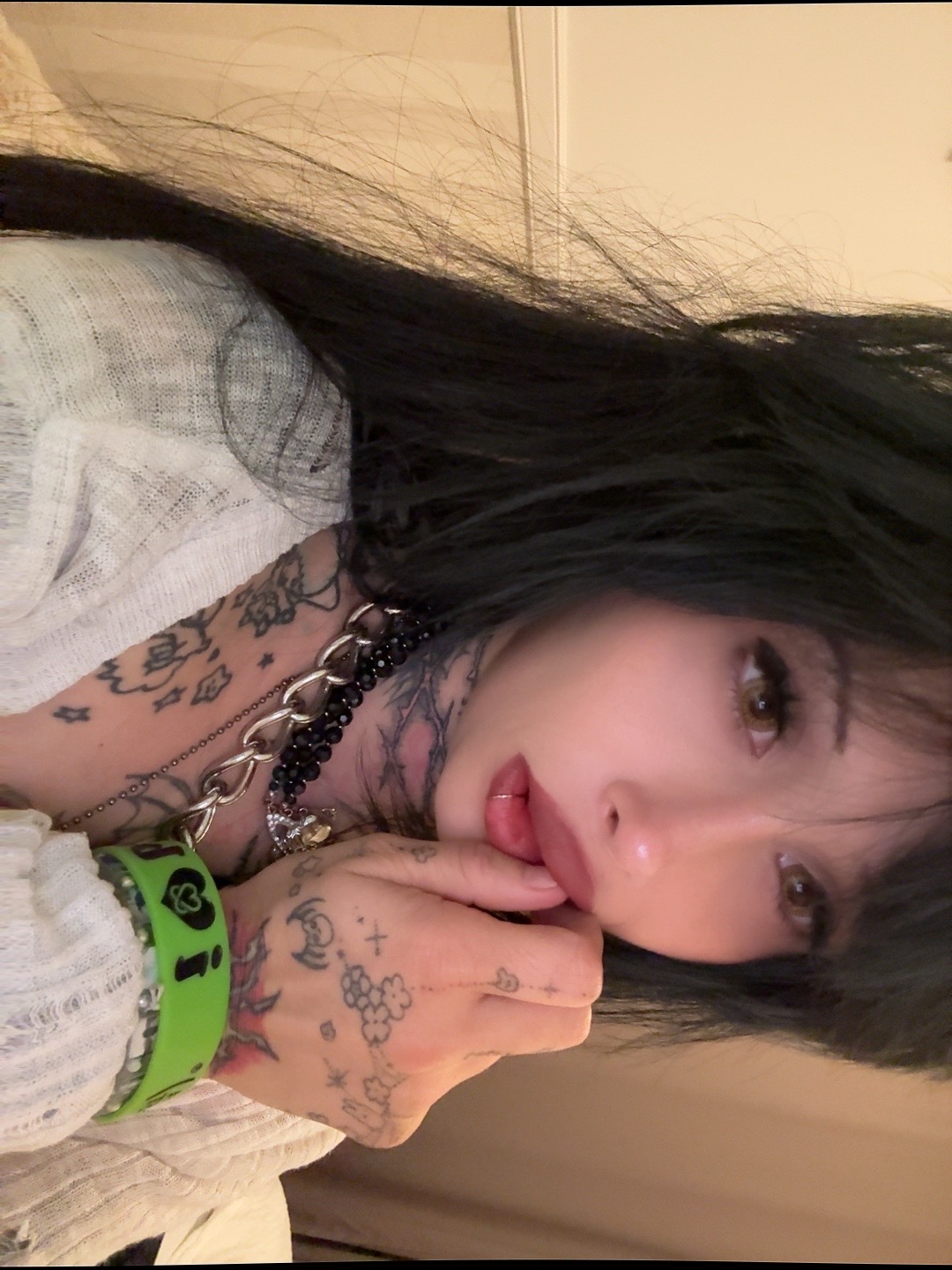 @zommmbri