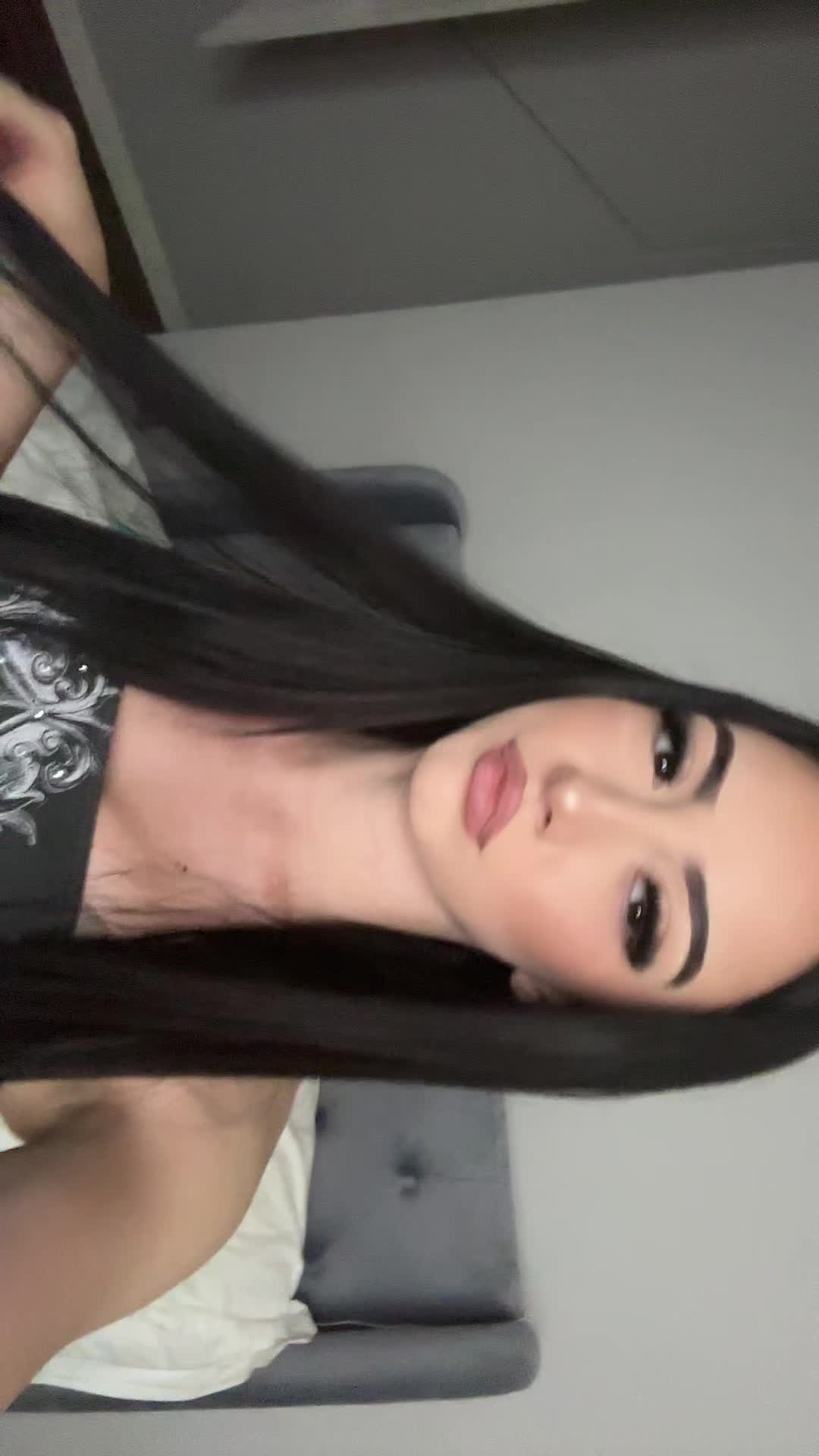 @lari📲