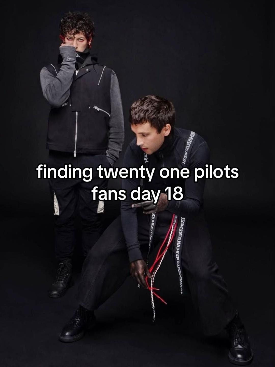 @mia |-/