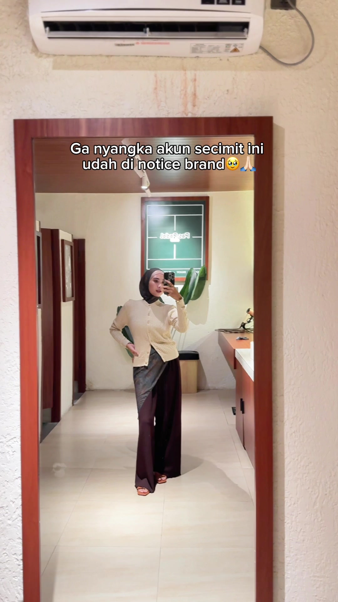 @deviariianti