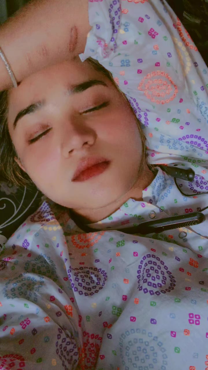 @🥺aad life🥺