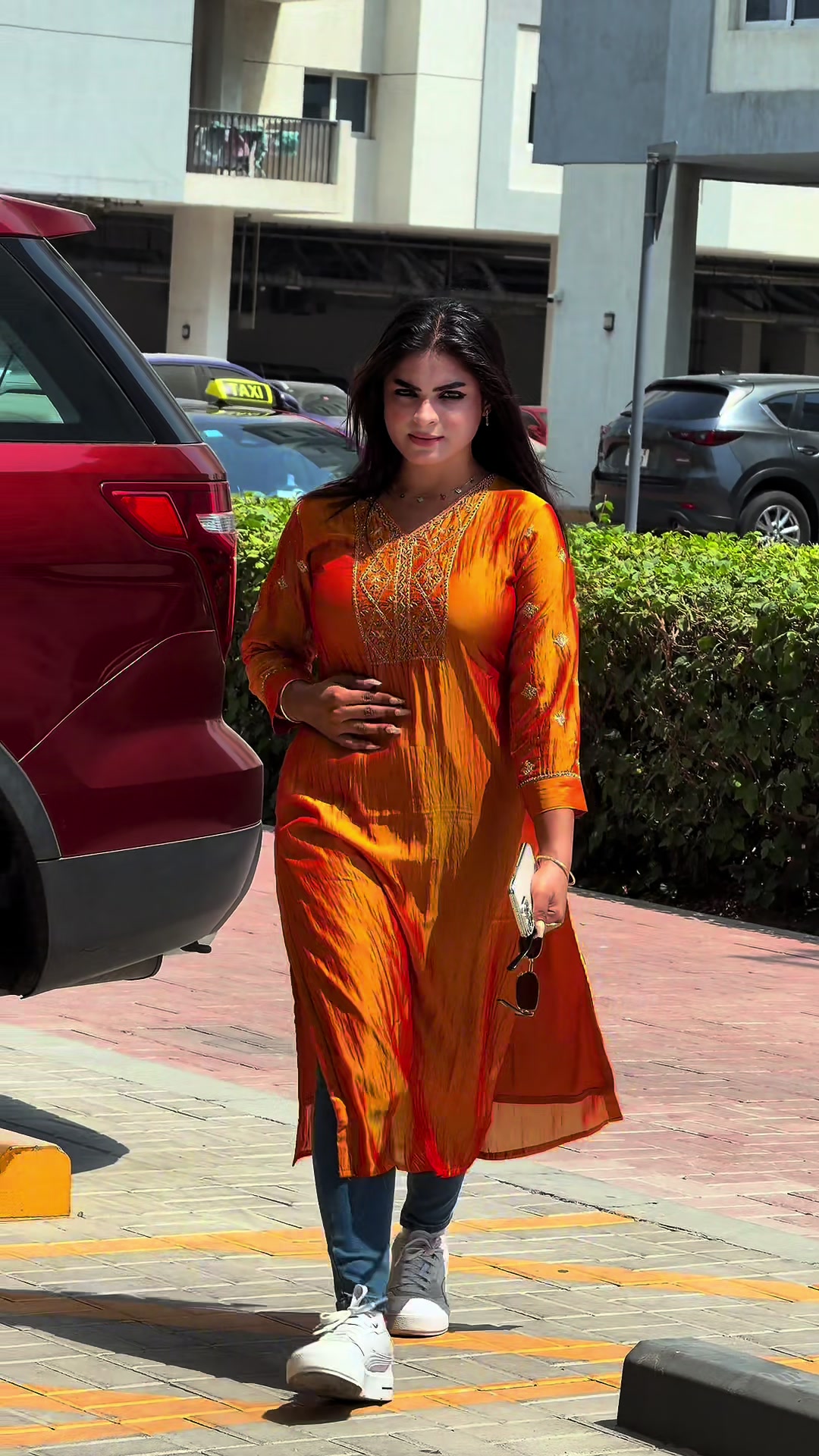 @chayaschu