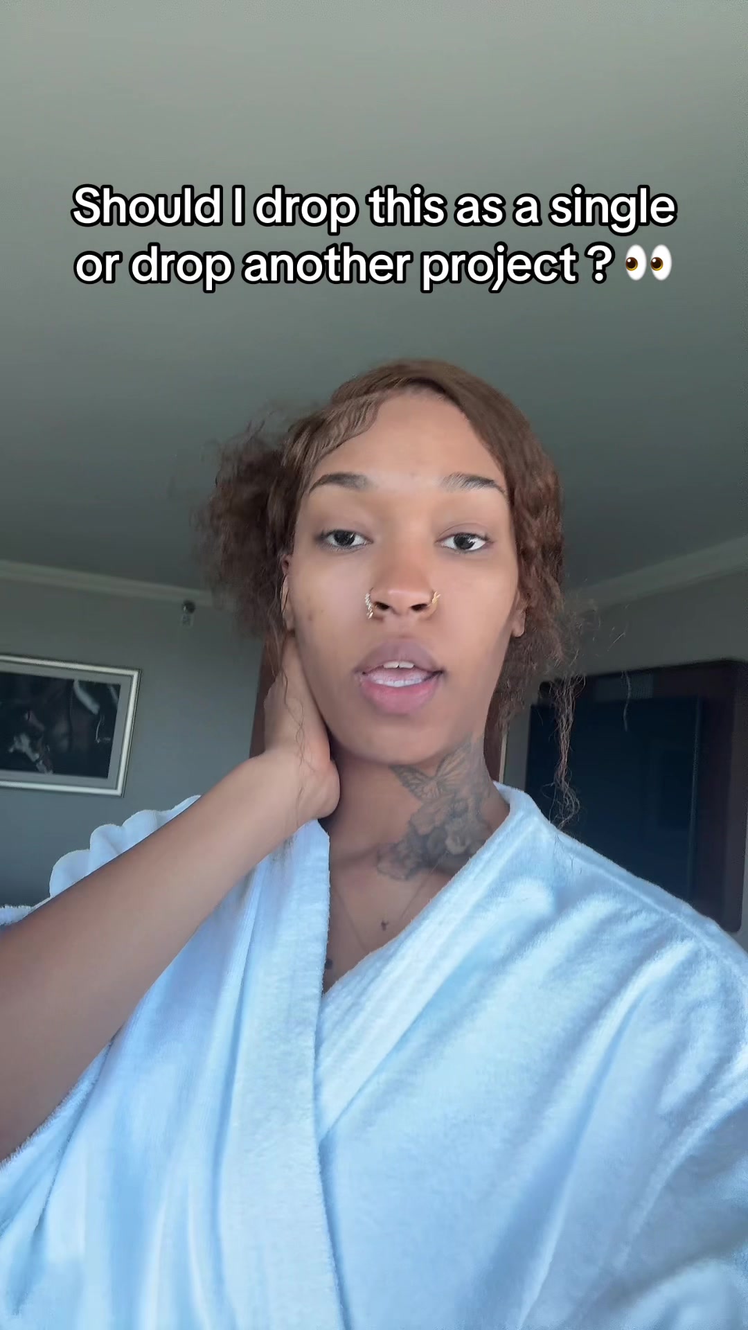 @QUI