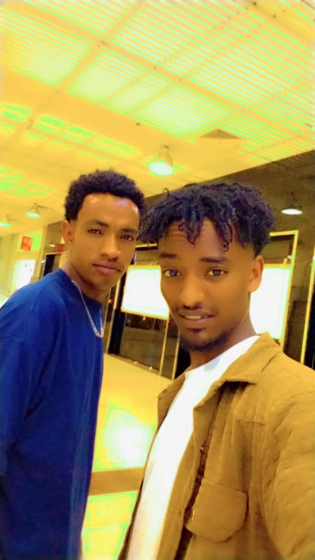 @Uzisha