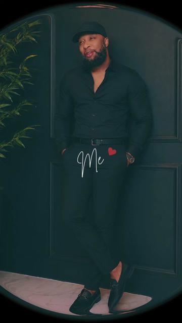 @Sirloveintheroom*
