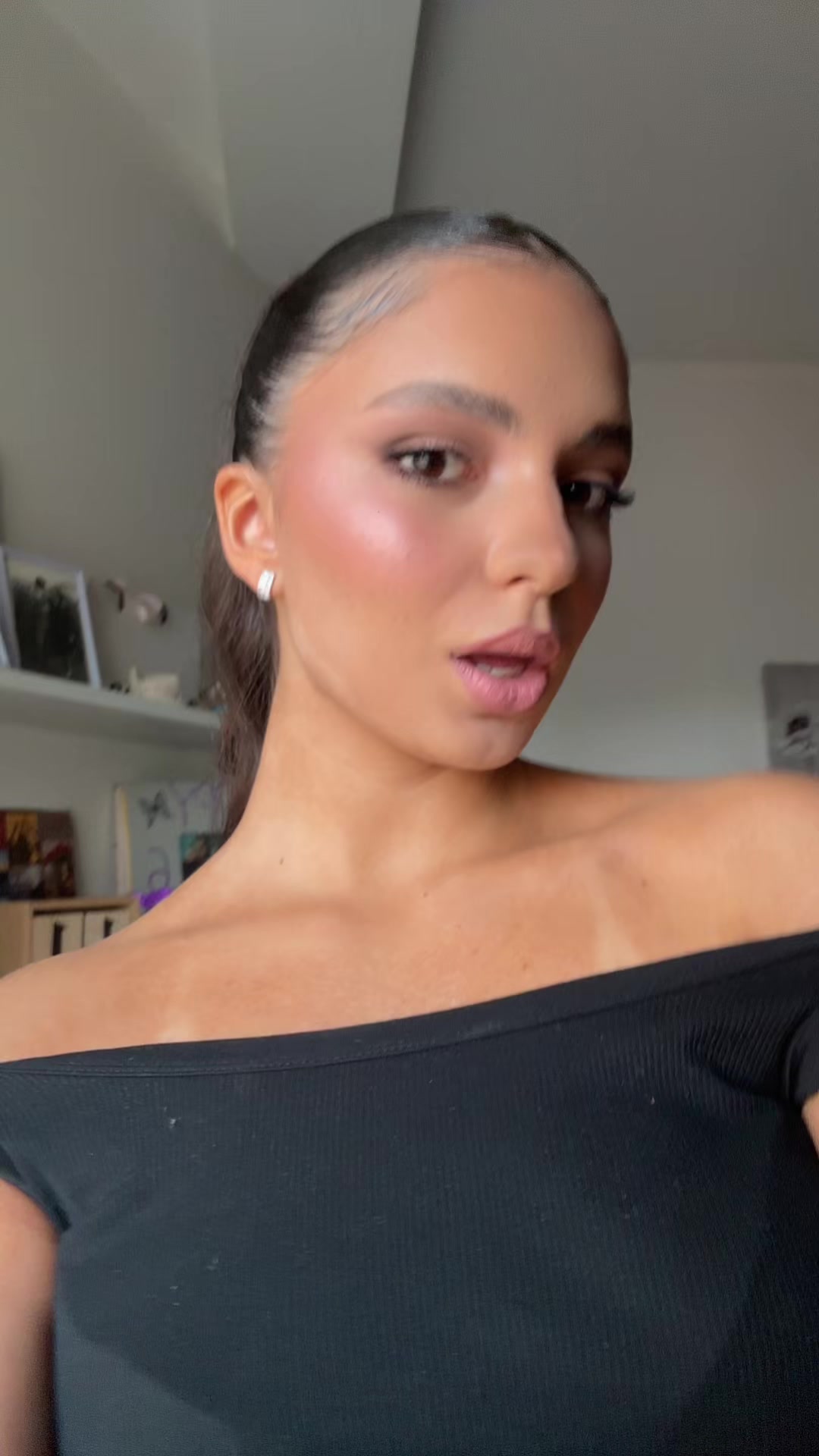 @anooviiicm