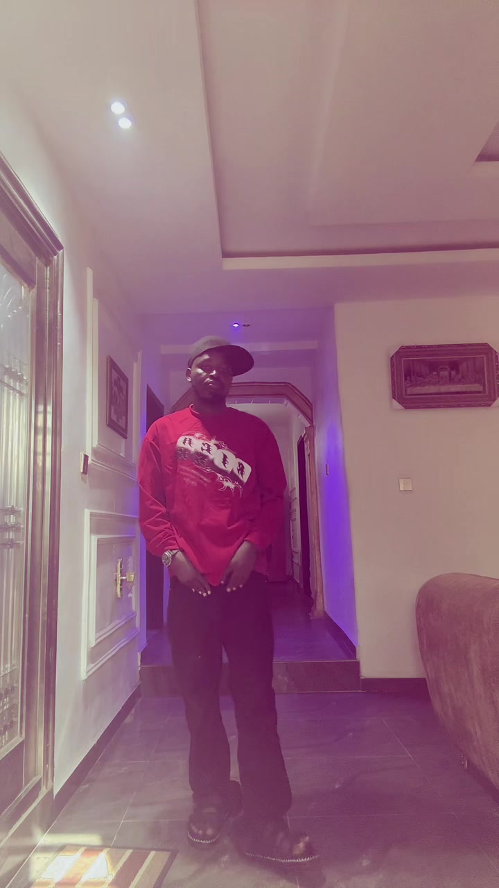 @&Oacute;M&Oacute; OWONIKOKO 💙