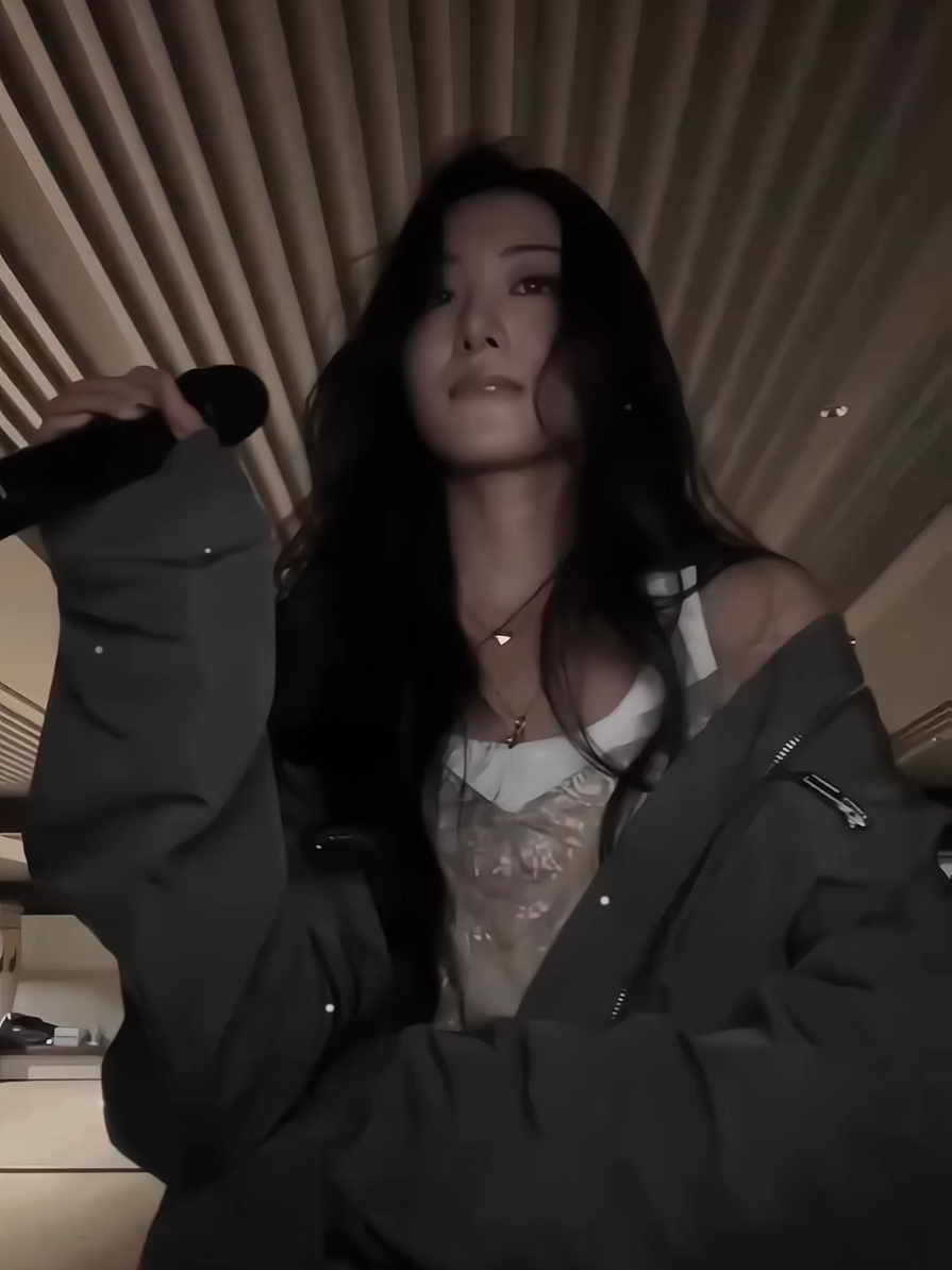 @𝙀𝙩𝙤𝙞𝙡𝙚𝙨 ★