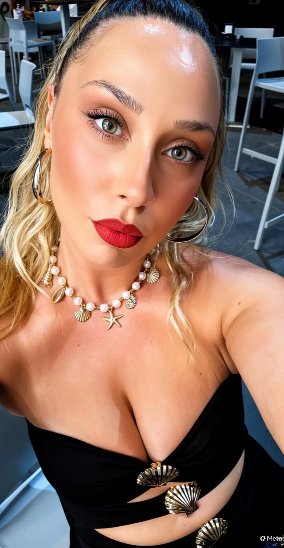 @Marika De Buono