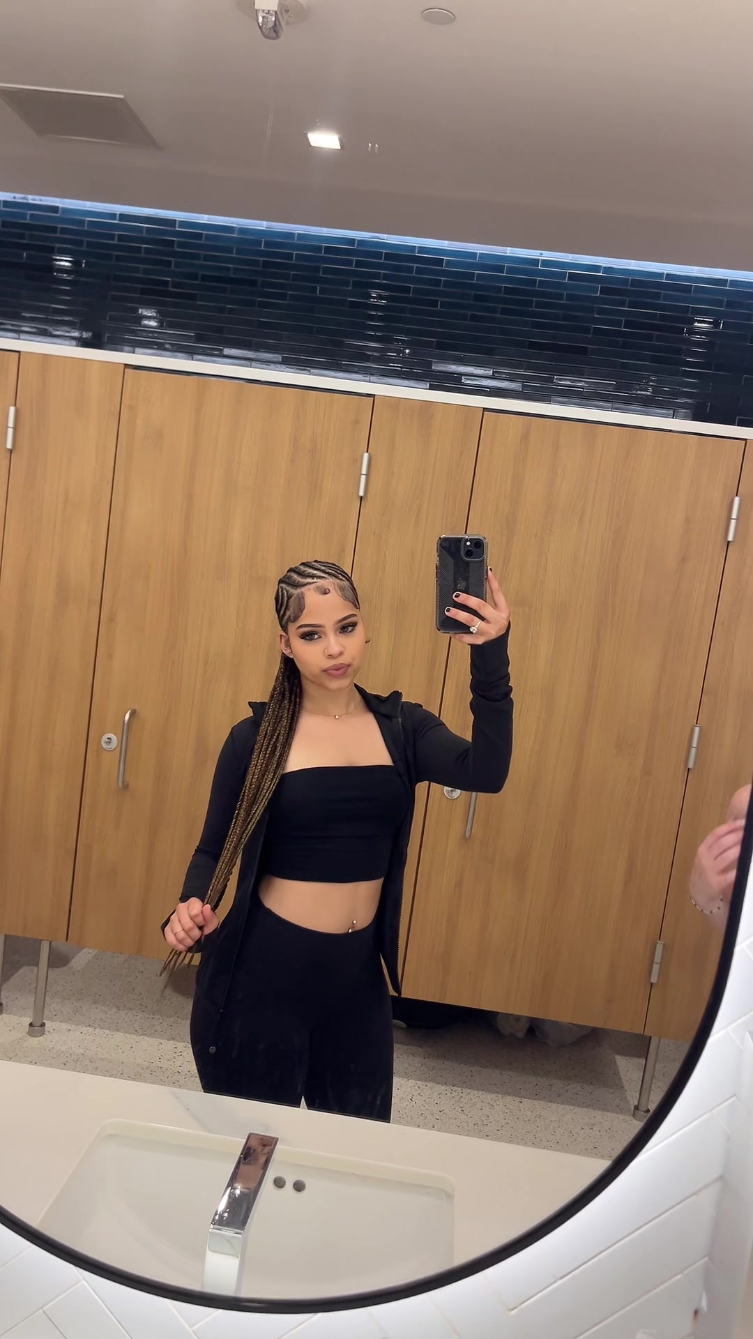 @𝘣𝘢𝘣𝘺𝘷𝘦𝘳𝘥𝘦