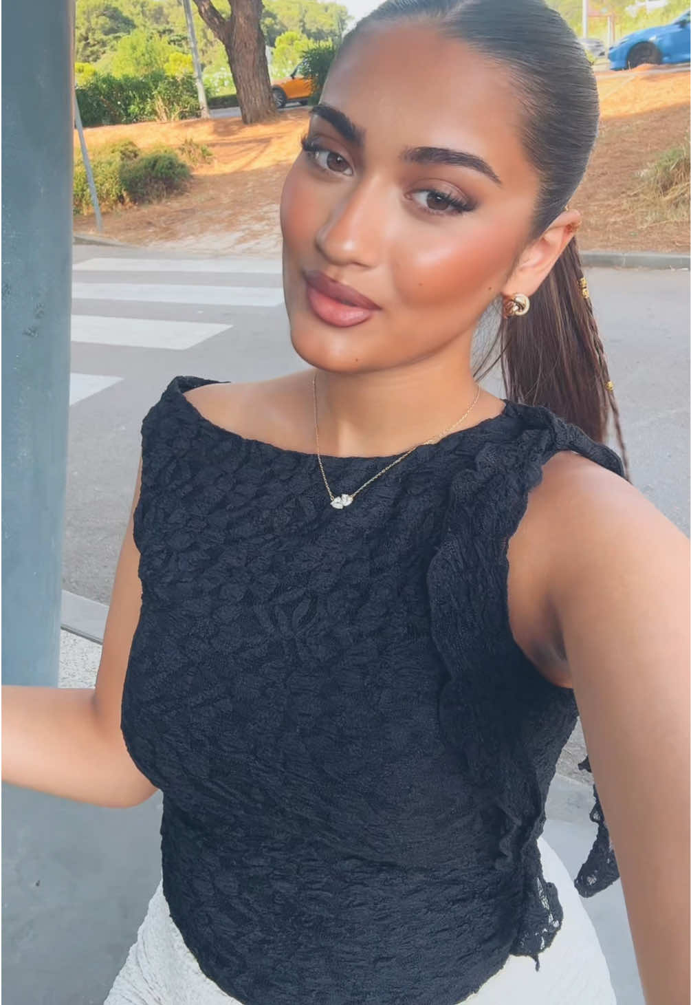 @𝐸🌺