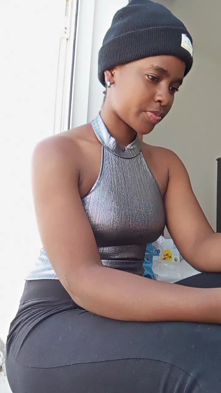 @Angel 🦋