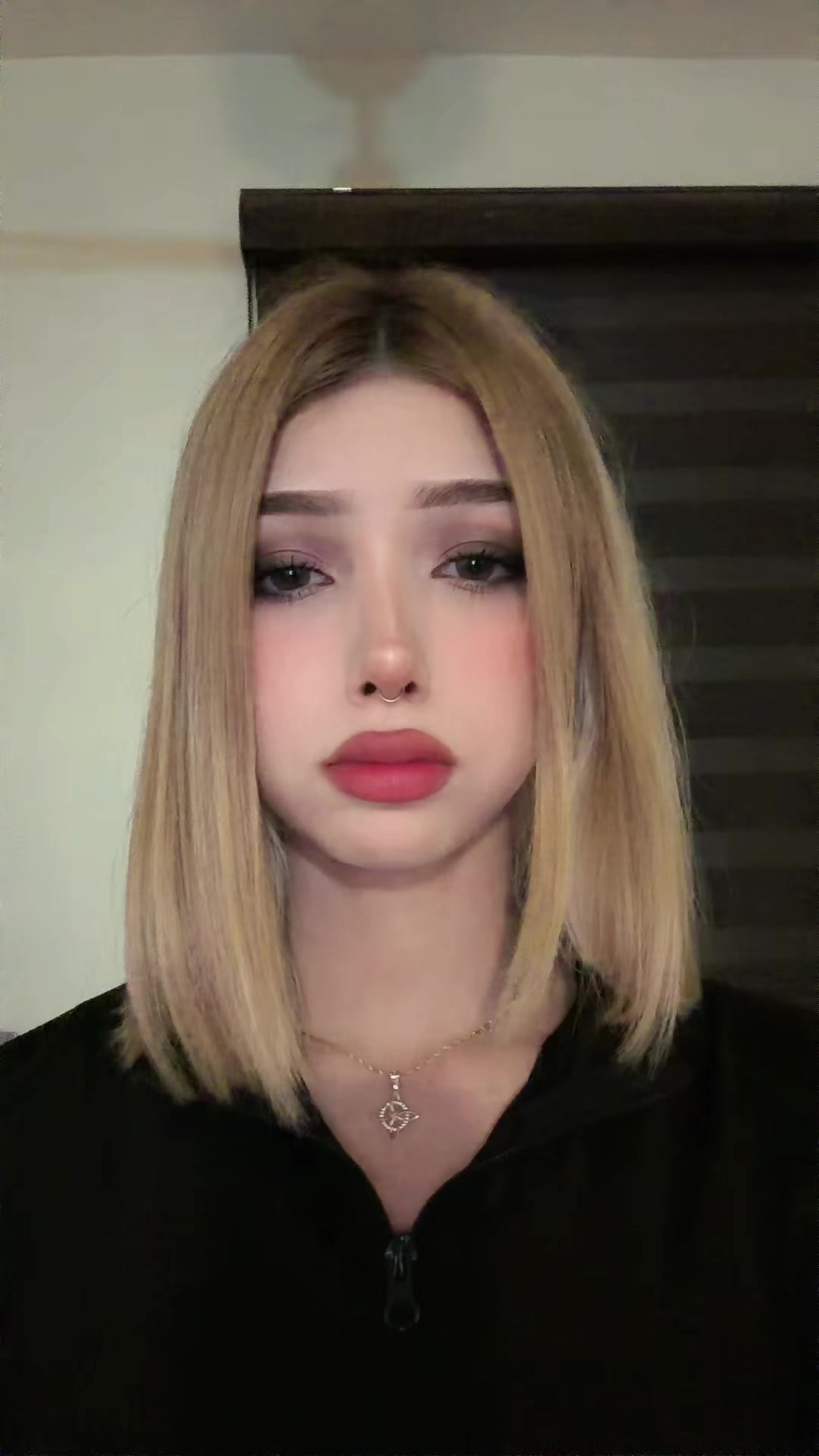 @𝓑𝓮𝓵𝓬𝔂 𝓖𝓻𝓮𝔂🍒👁️⃤