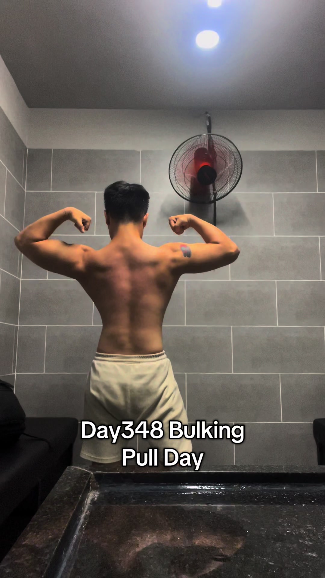 @Kent th&iacute;ch tập gym