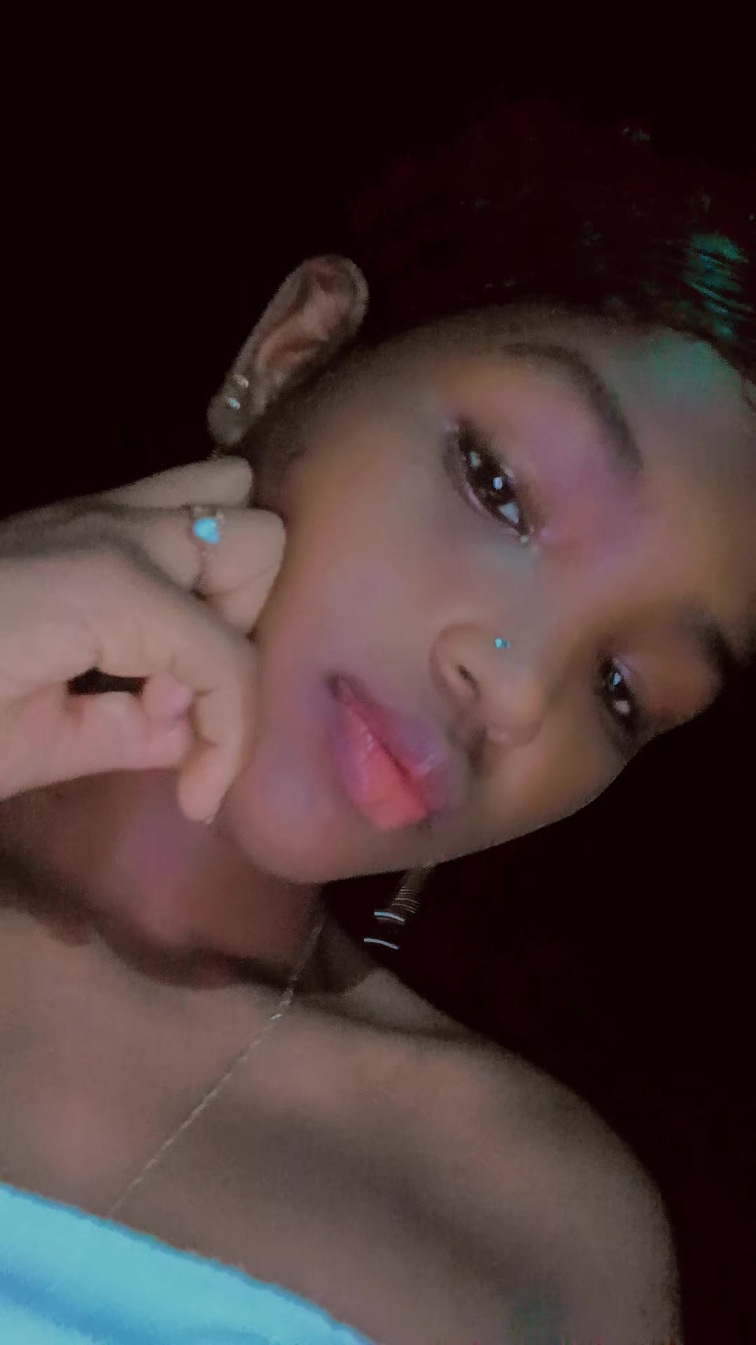 @🫦