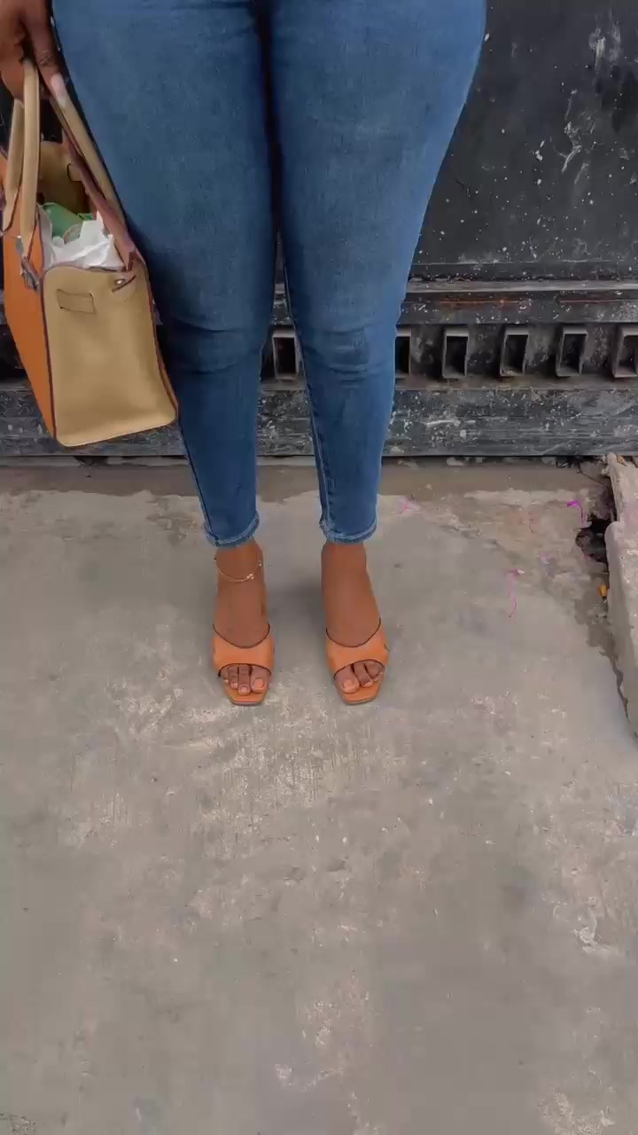 @Sarah Muzi la star