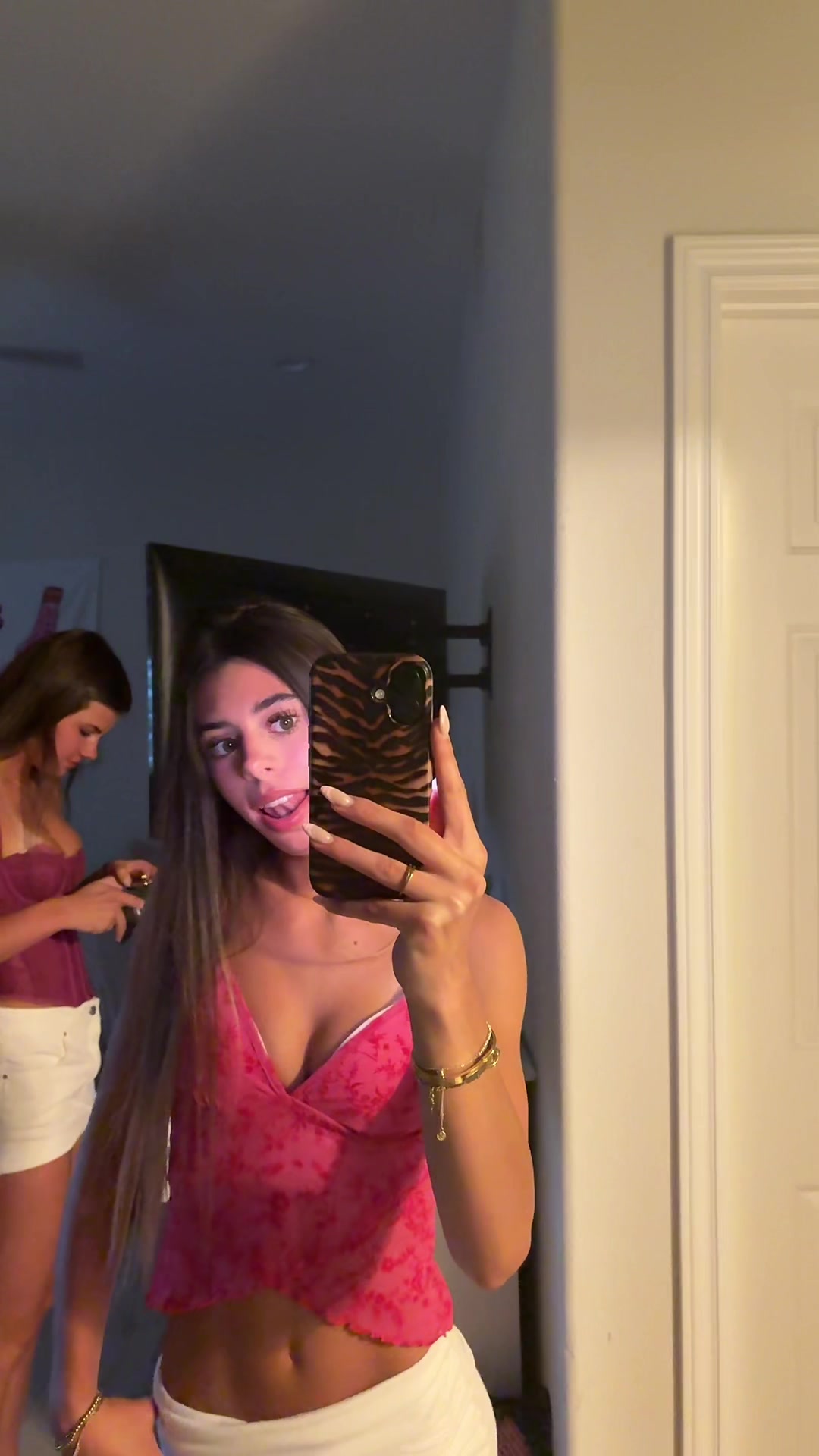 @𝐋