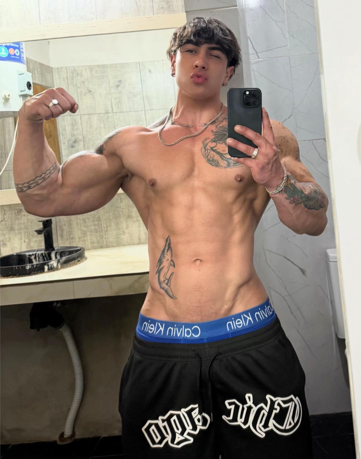 @Nicol&aacute;s