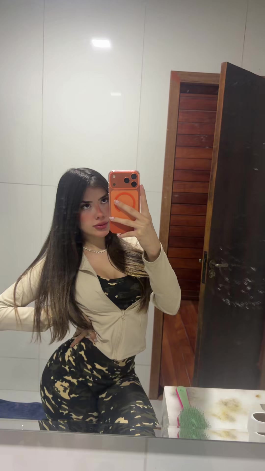 @Lo