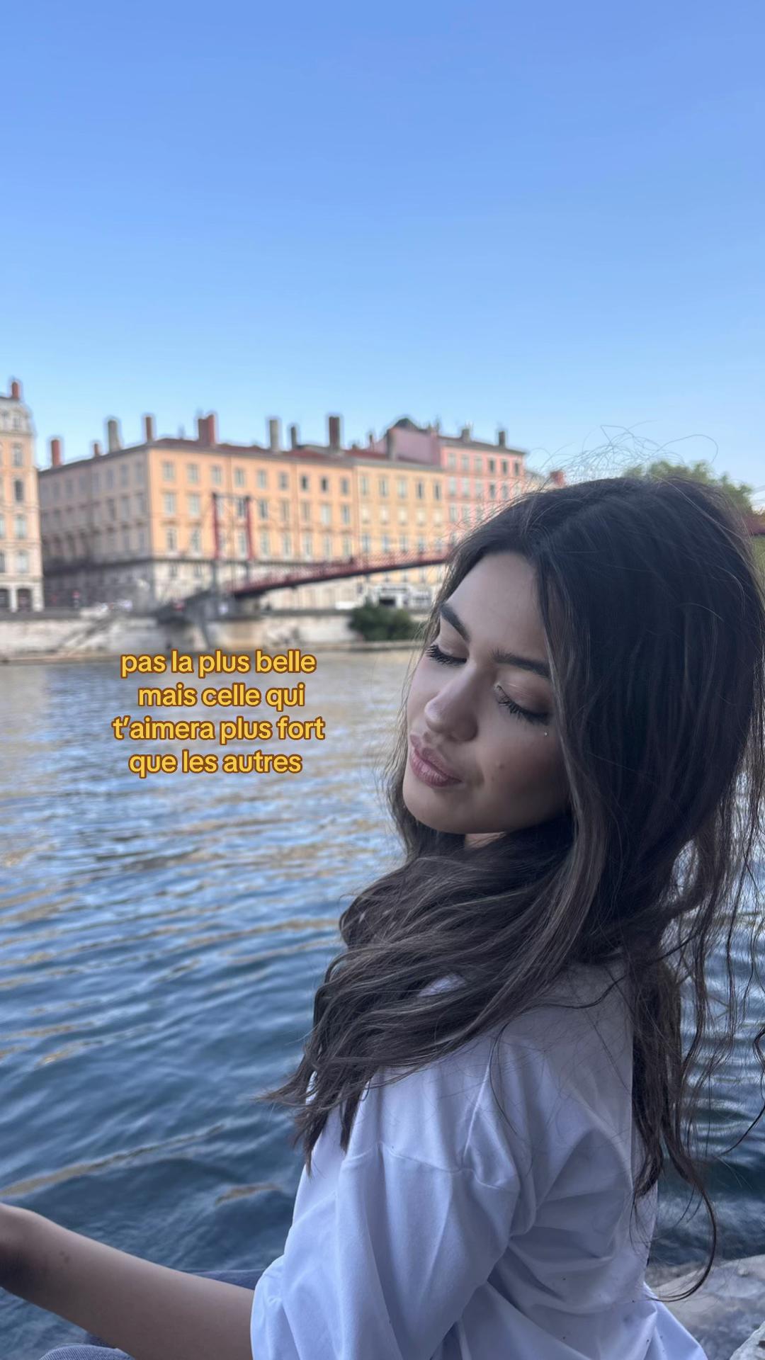 @⃟