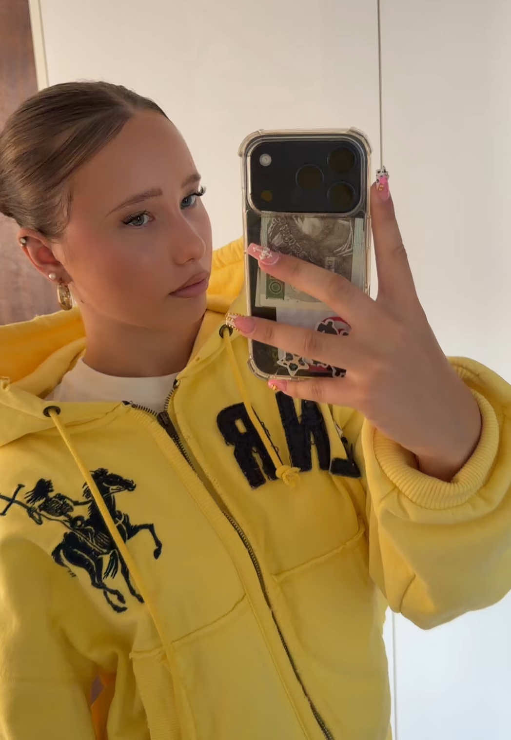 @𝒶𝓂ℯ𝓁𝓀𝒶ღ
