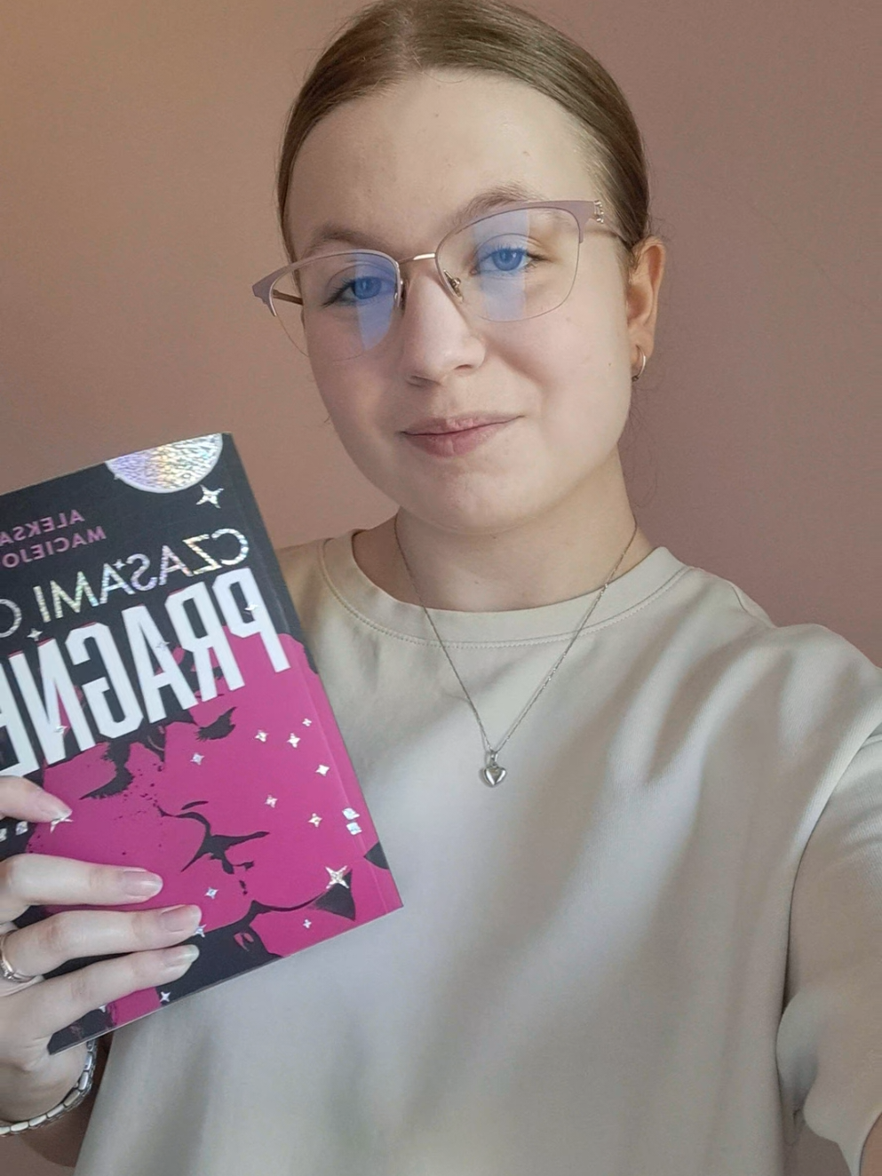 @Lena⸆⸉ | booktok 🎀