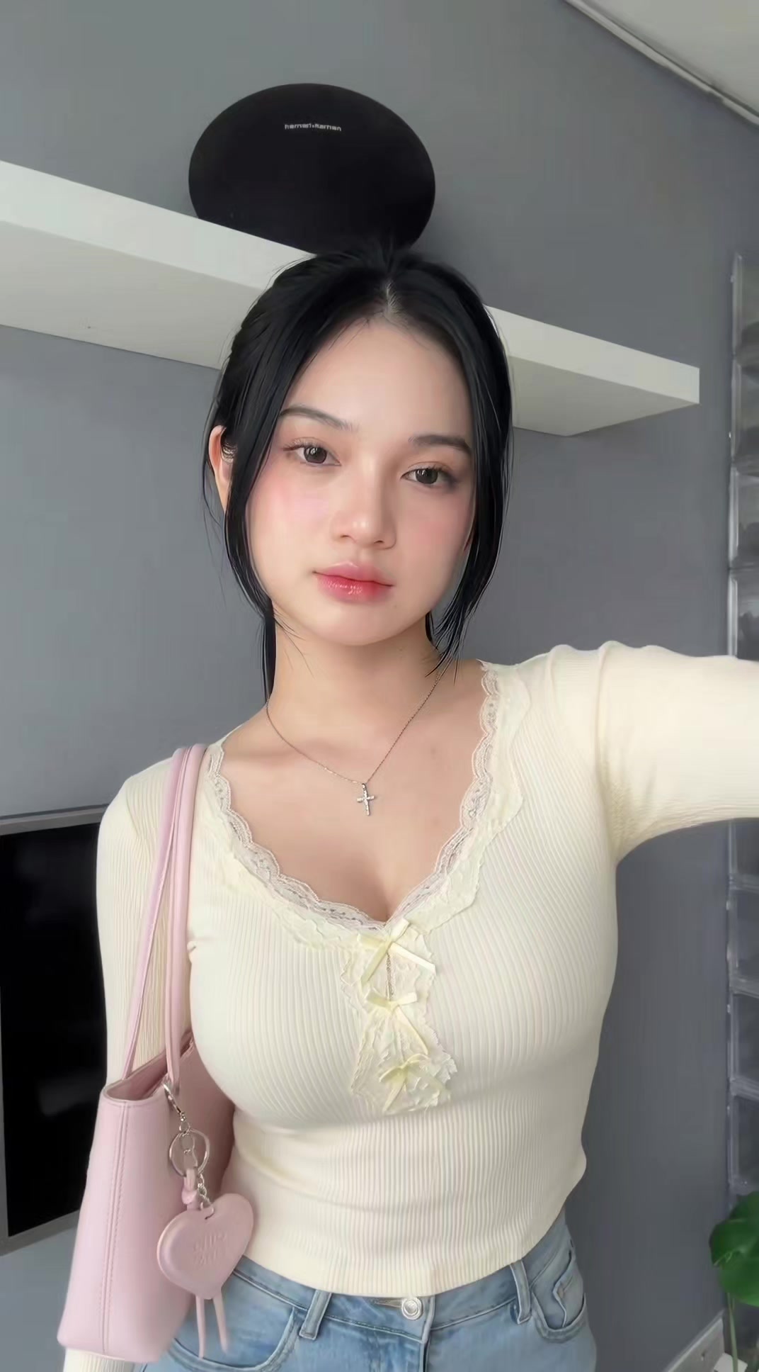 @flora0ne