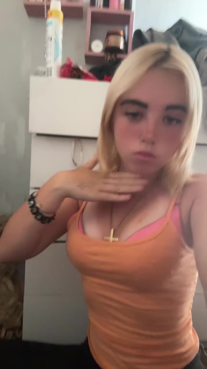 @𝐋𝐢𝐥𝐥𝐲 𝐦𝐚𝐞