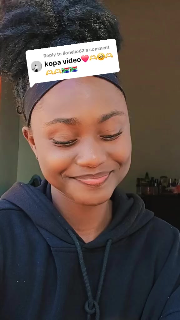 @kellygraciousm