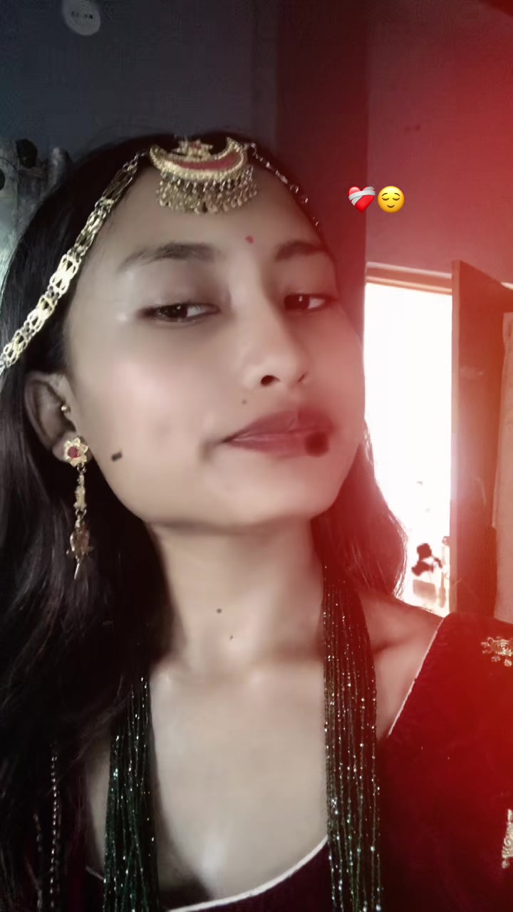 @Dimple_Queen