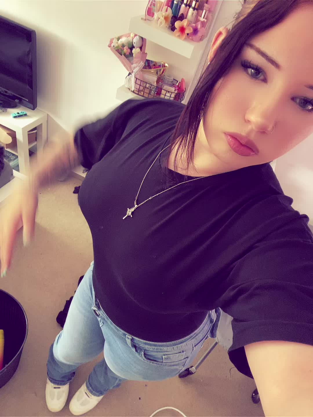 @🦋
