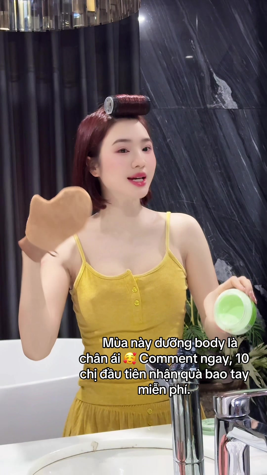 @Ho&agrave;ng Phi Huyền