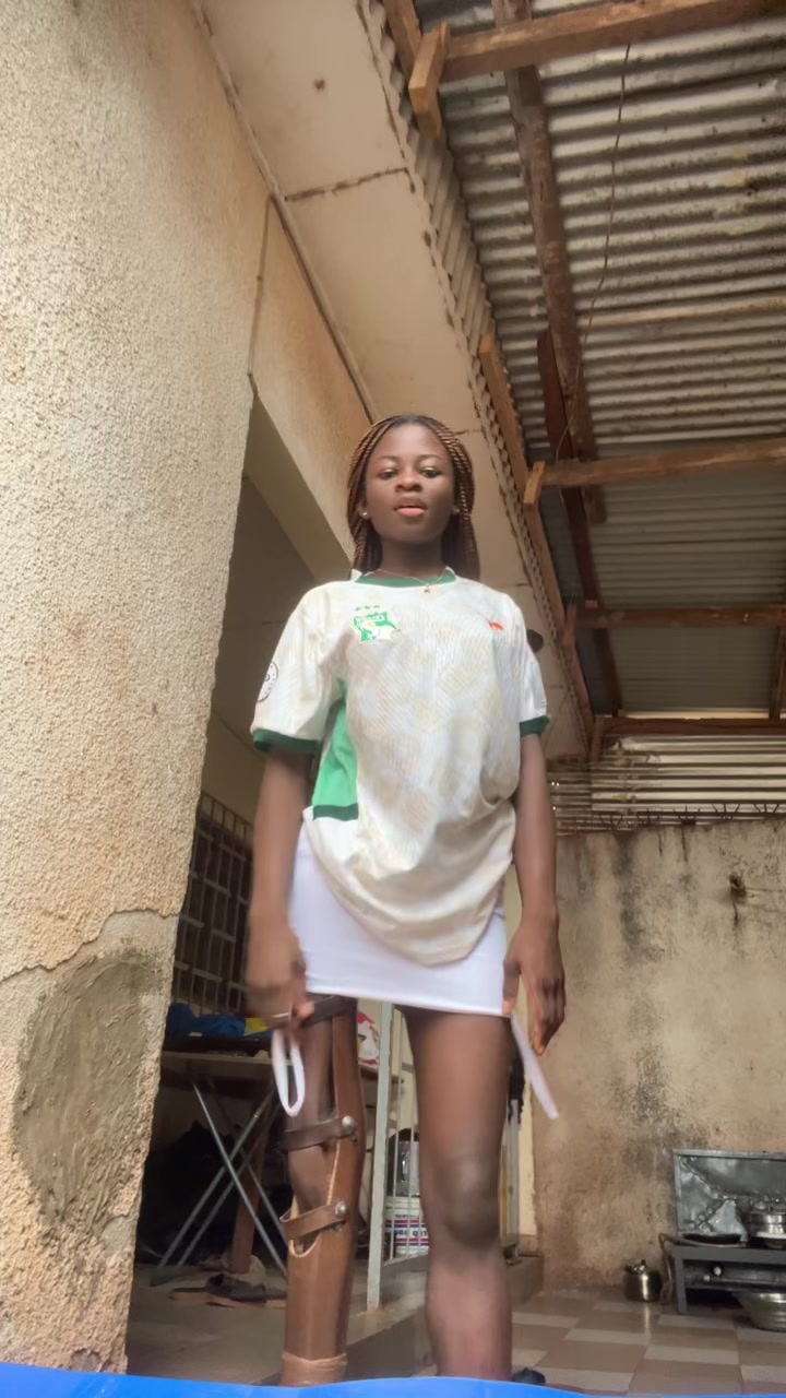 @~{🌸Reine🦋Coulibaly🌸}~