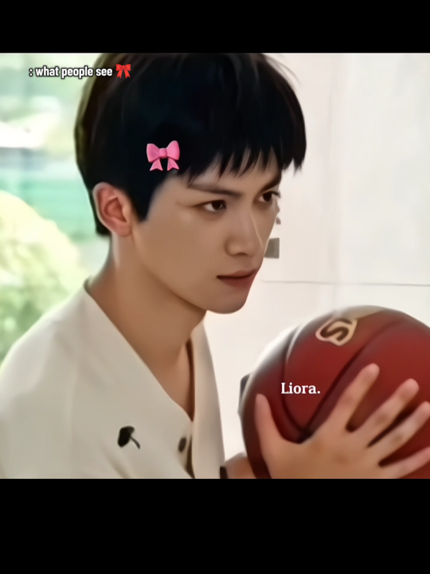 @𝐋 𝐢 𝐨 𝐫 𝐚.