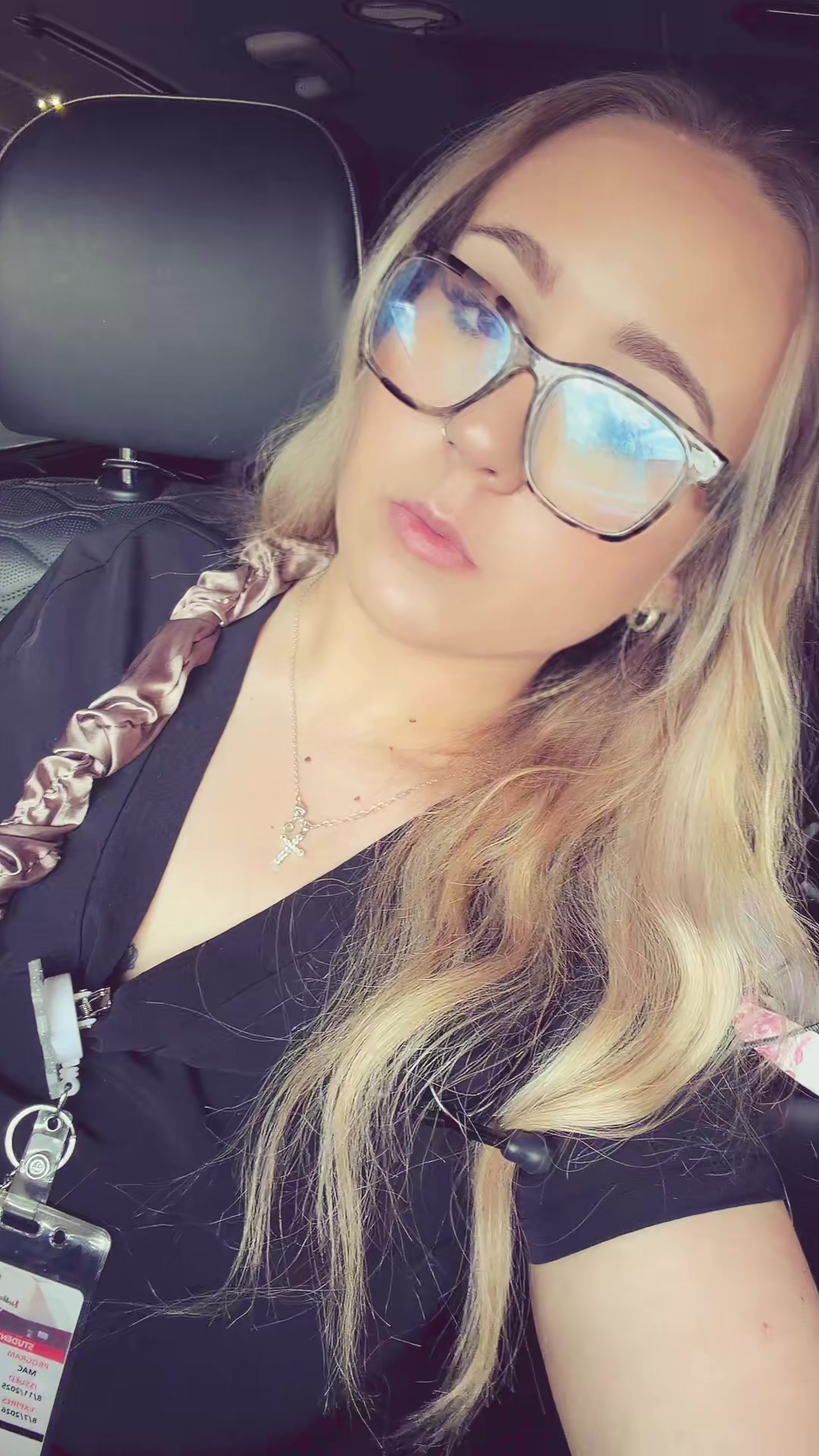 @bella