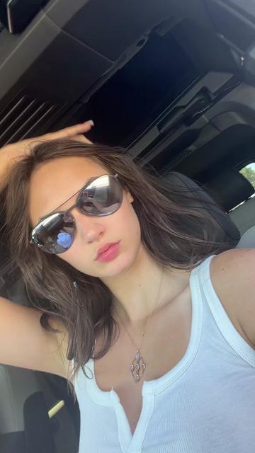 @miakatthebrat