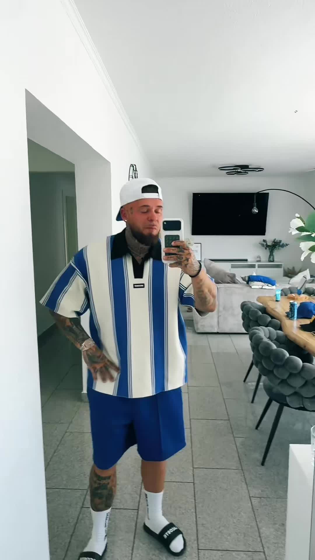 @Liikeez
