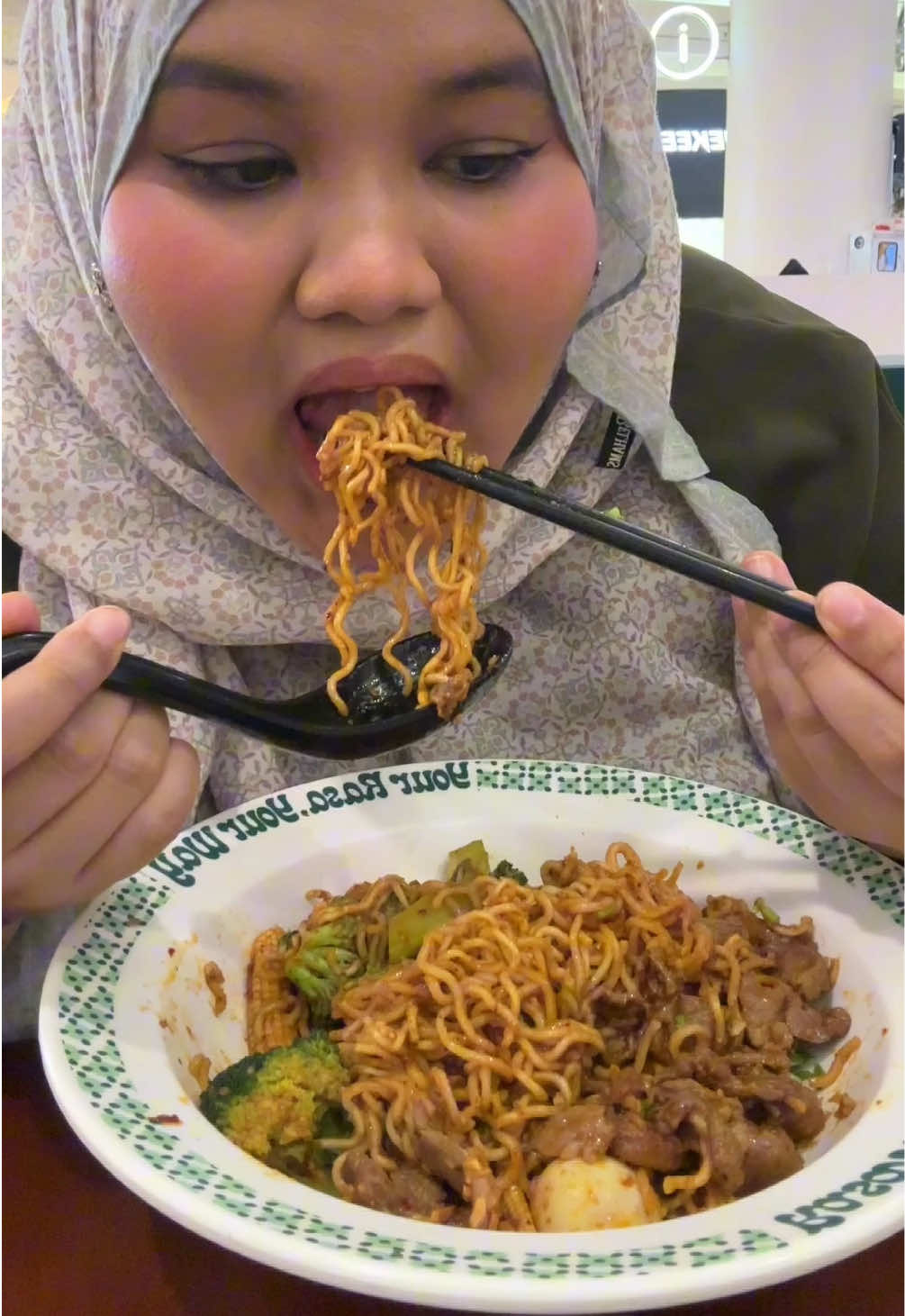 @Amira 🥭
