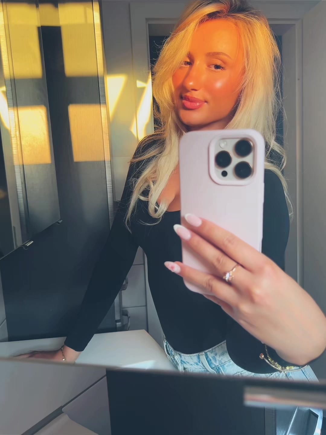 @𝑳