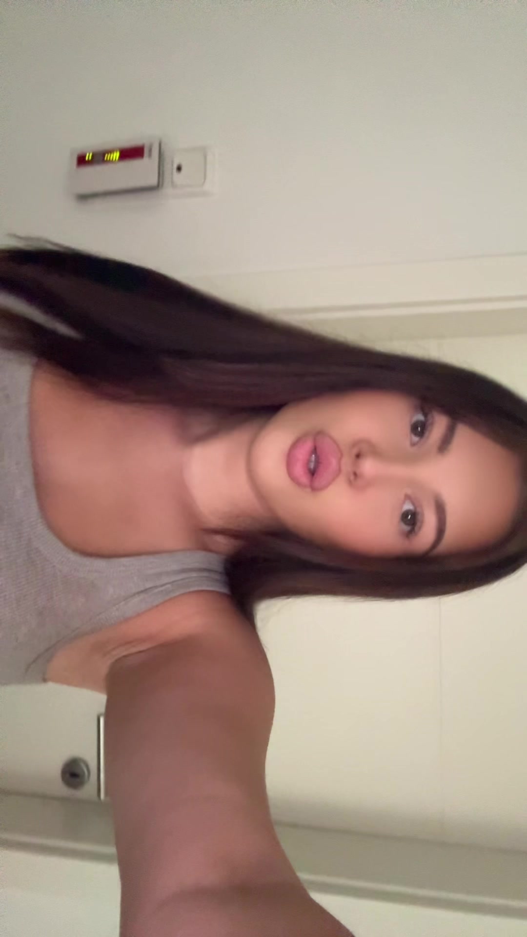 @𝐦𝐢𝐥𝐞𝐧𝐚