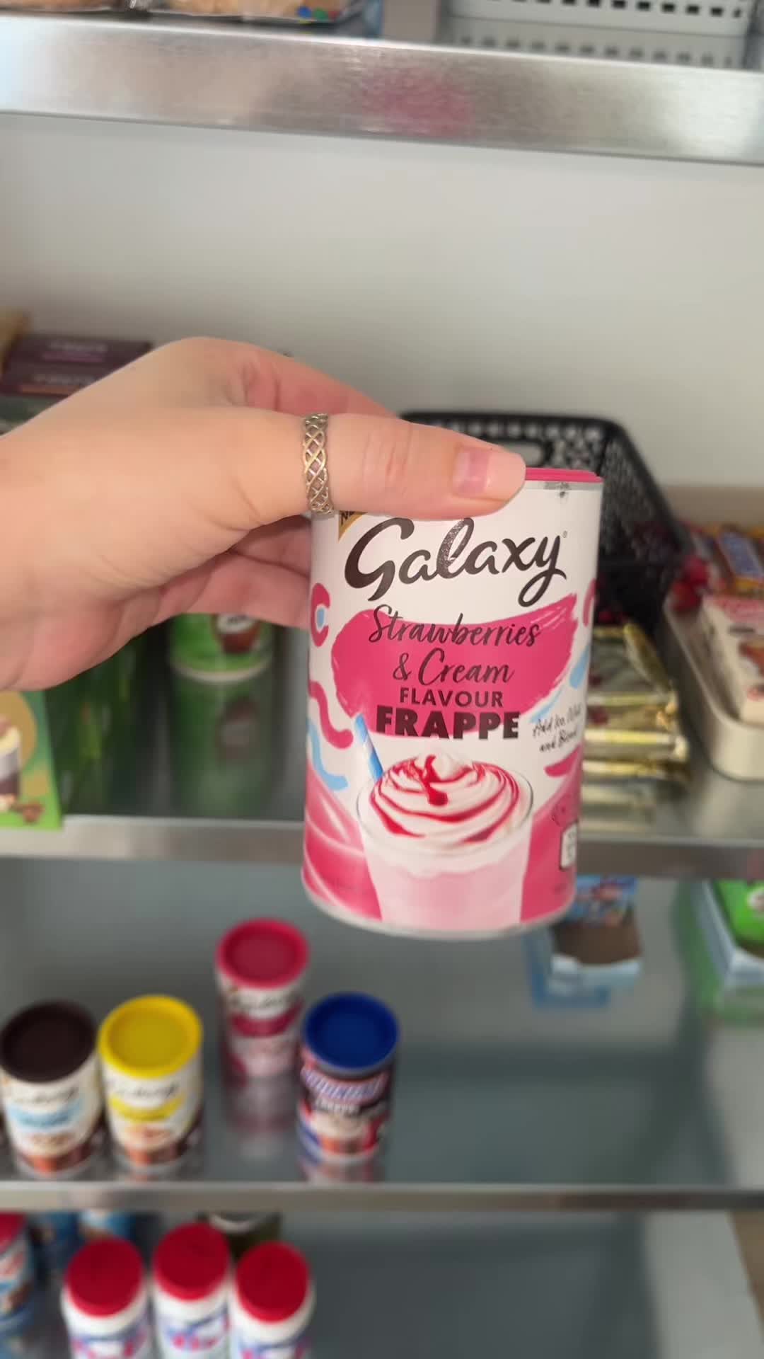 @Bellasboxesuk