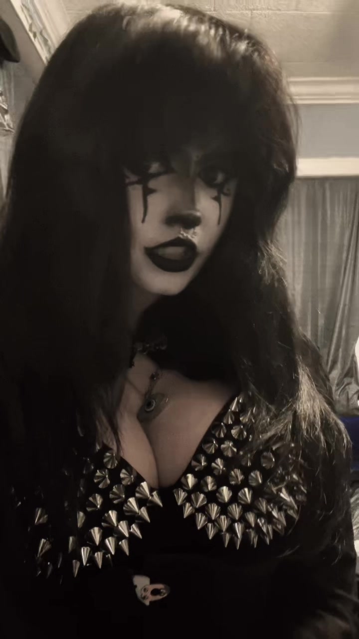 @🦇🖤🧿~ 𝒁𝒖𝒛𝒖 ~🧿🖤🦇