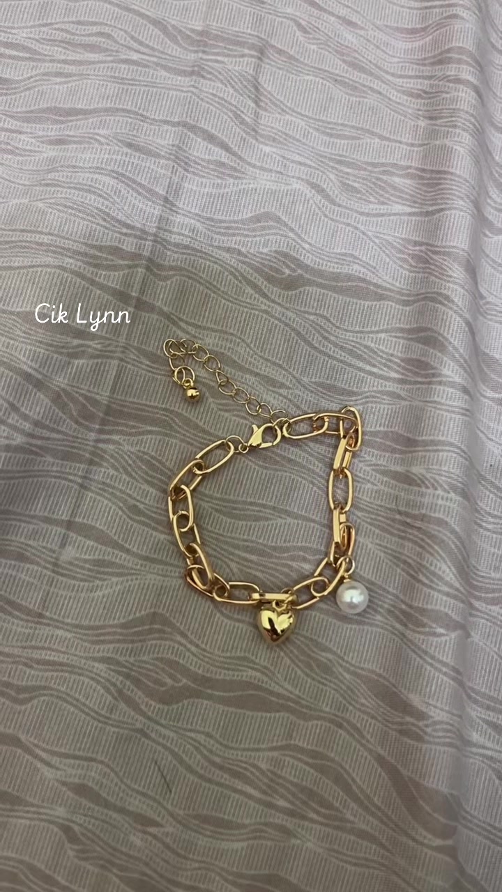 @Cik Lynn