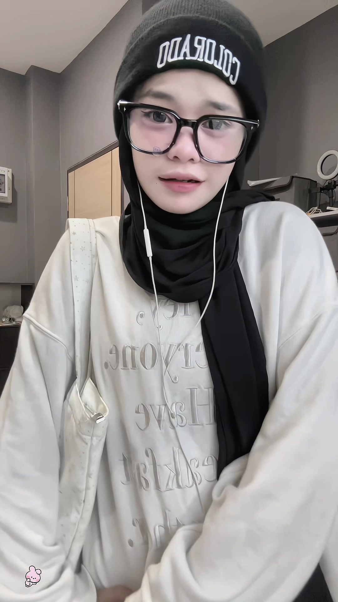 @￴￴
