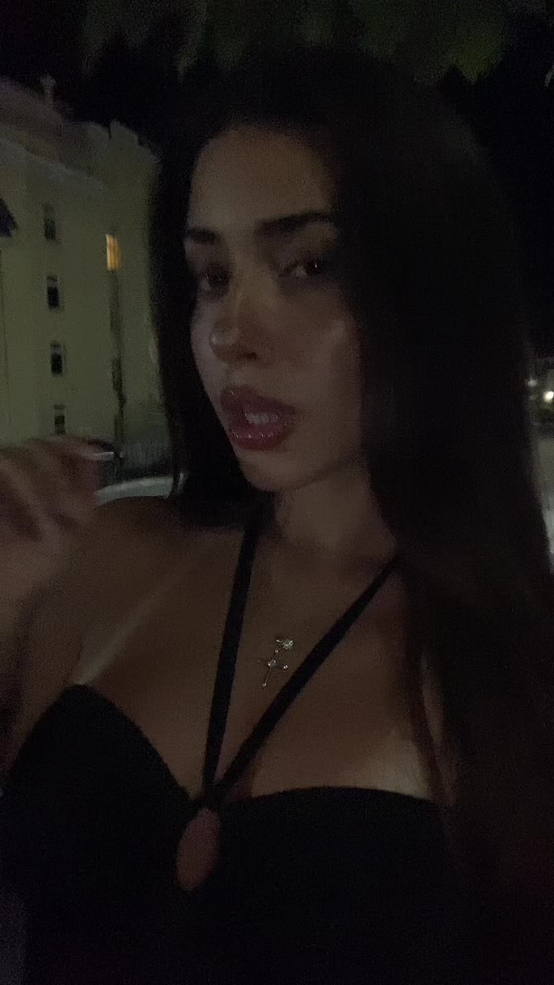 @👤