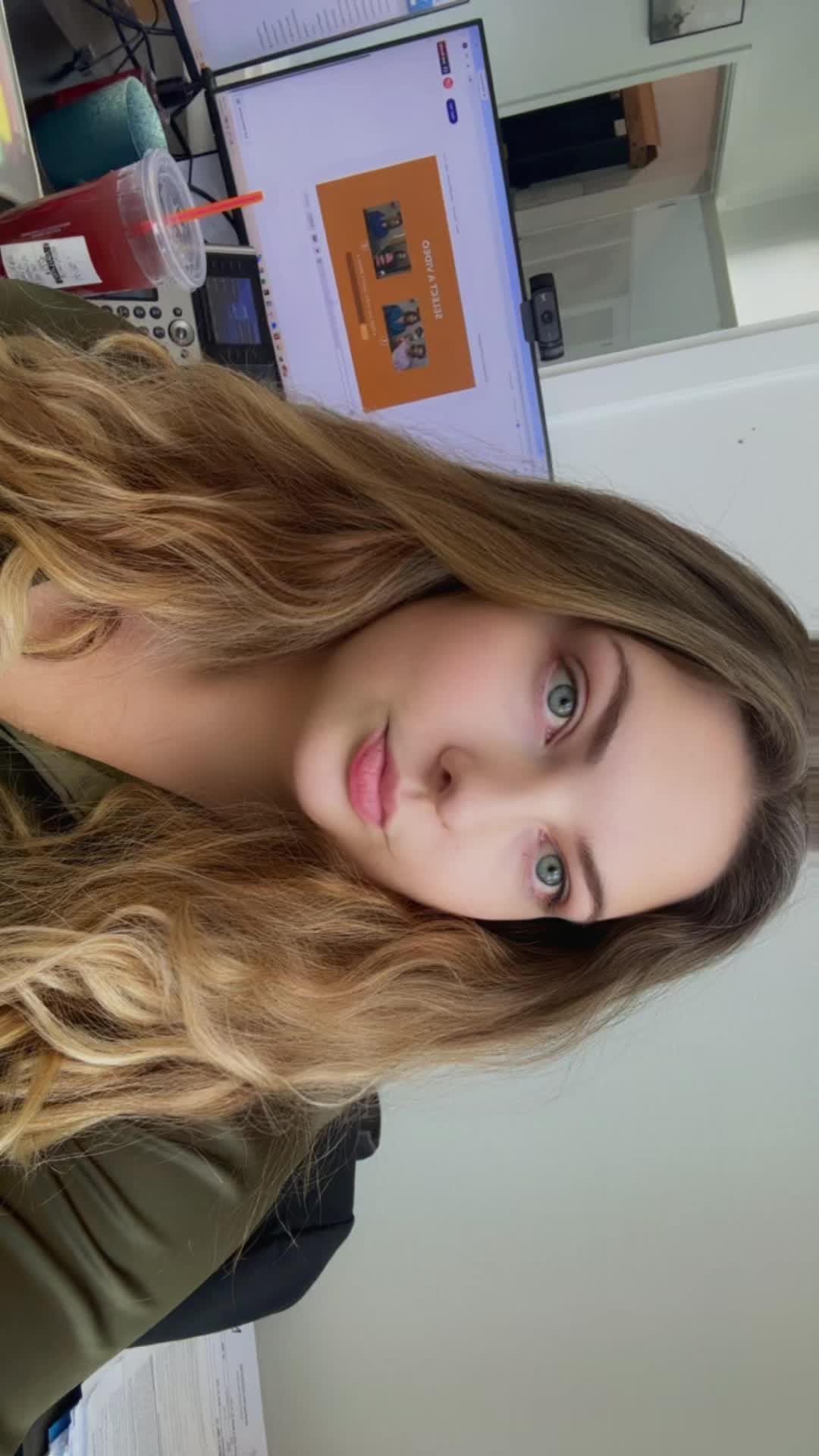 @CourtneyC23_