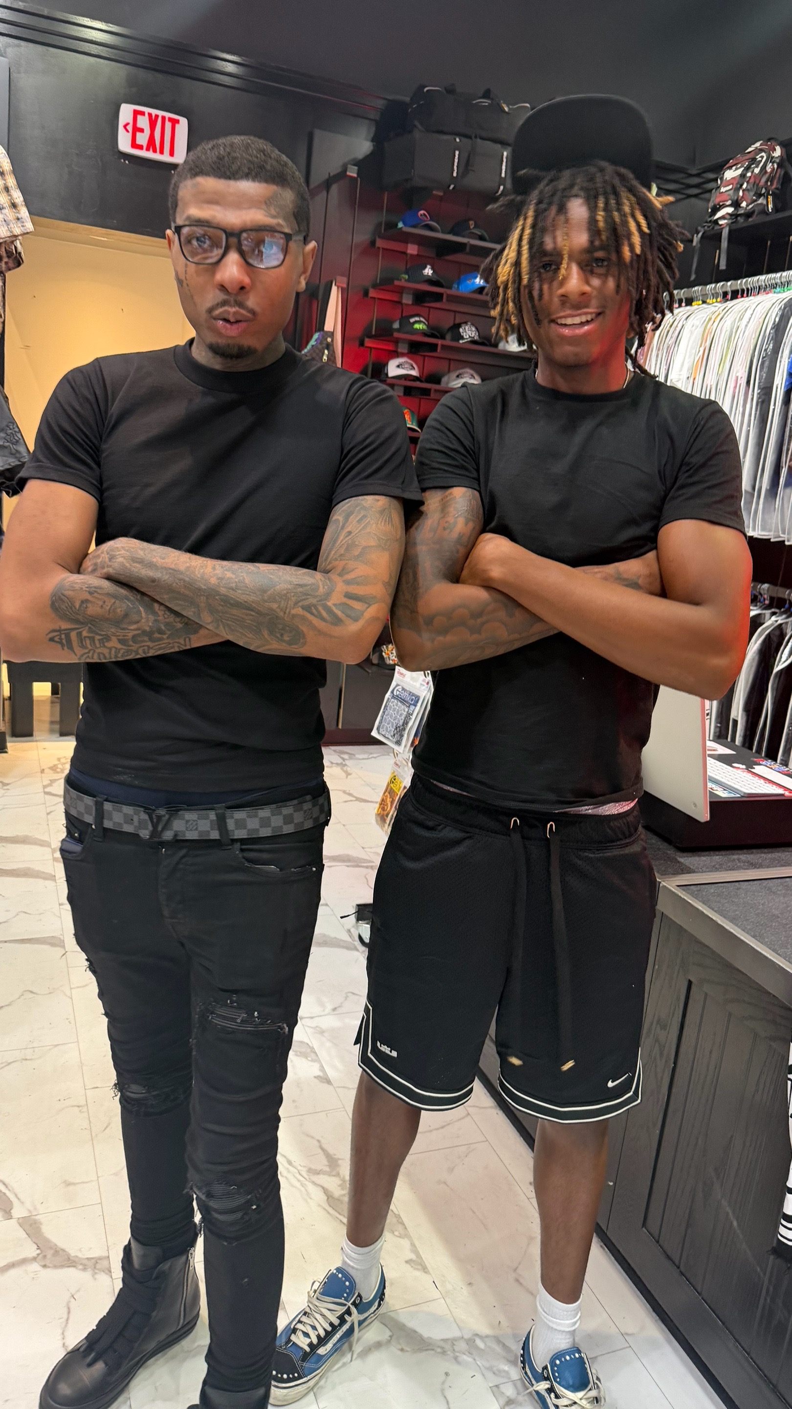 @__vonyy