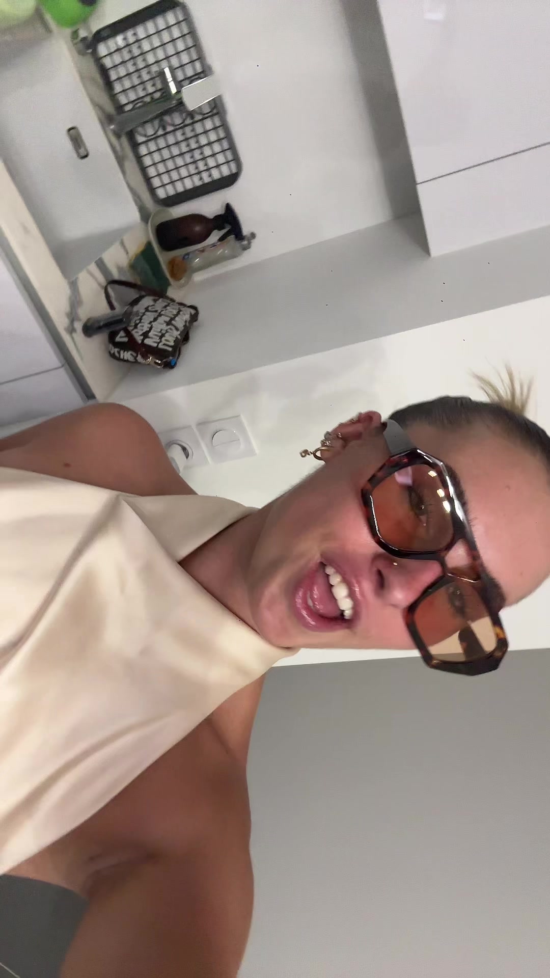 @Tess_brtm