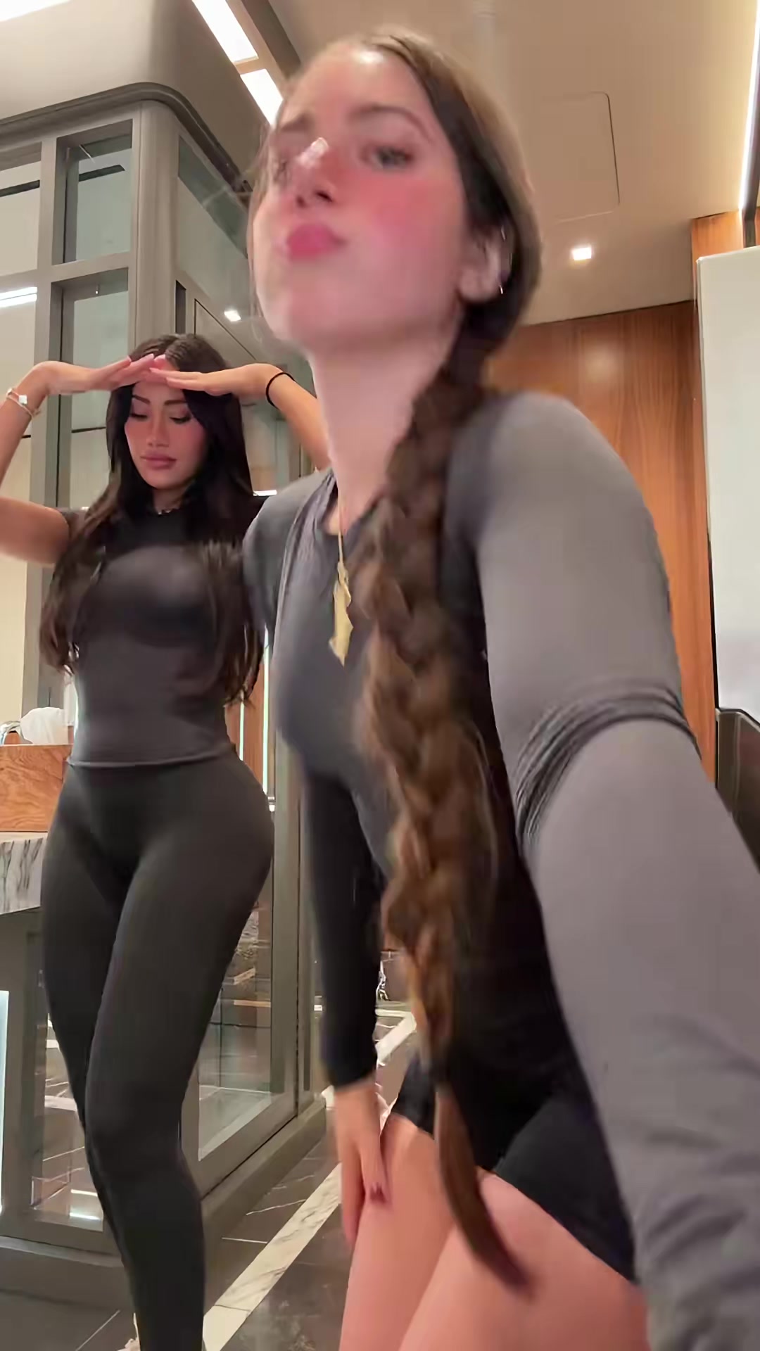 @hotgirls